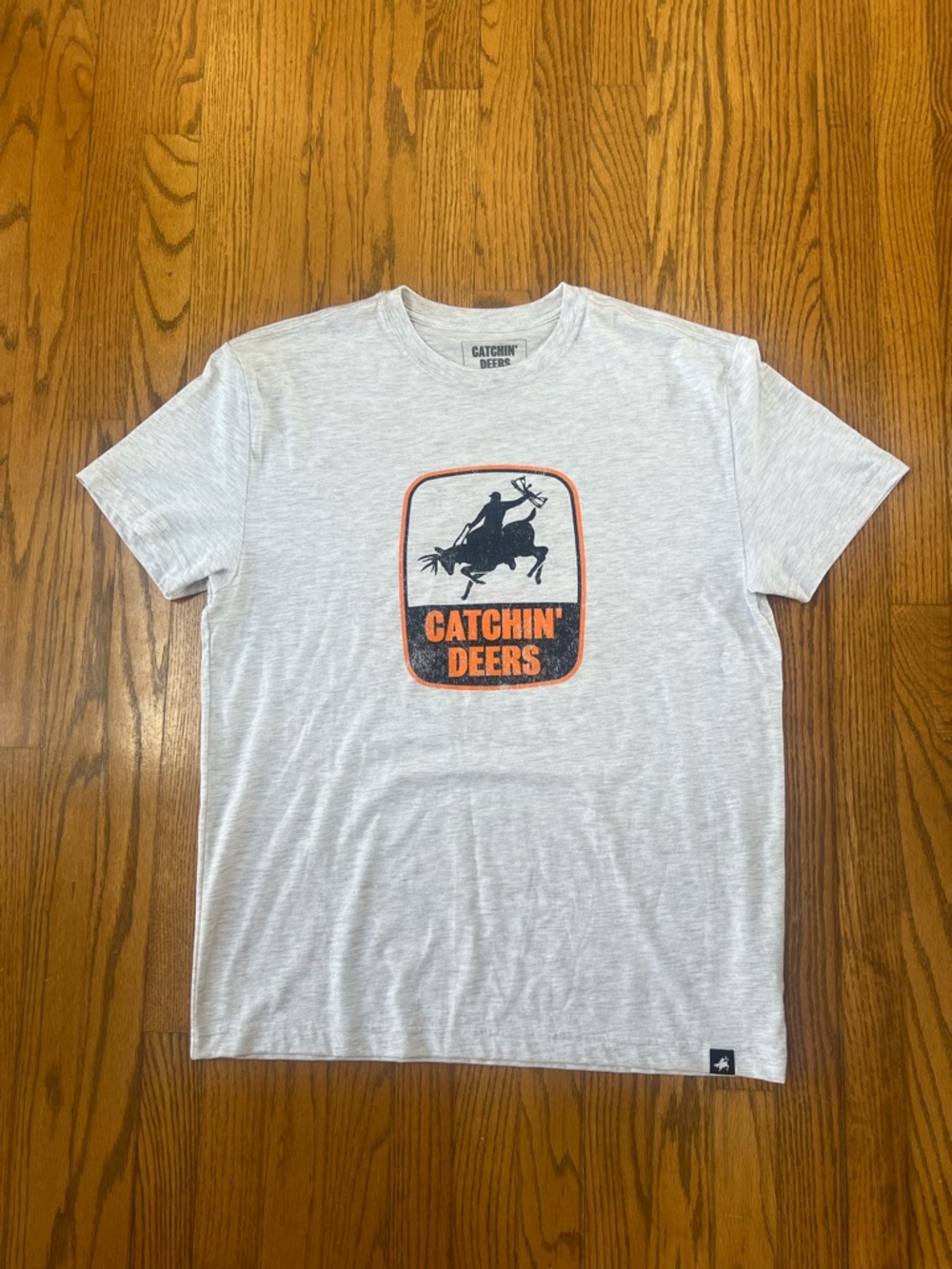 Catchin’ deers Heather Gray Graphic Tee